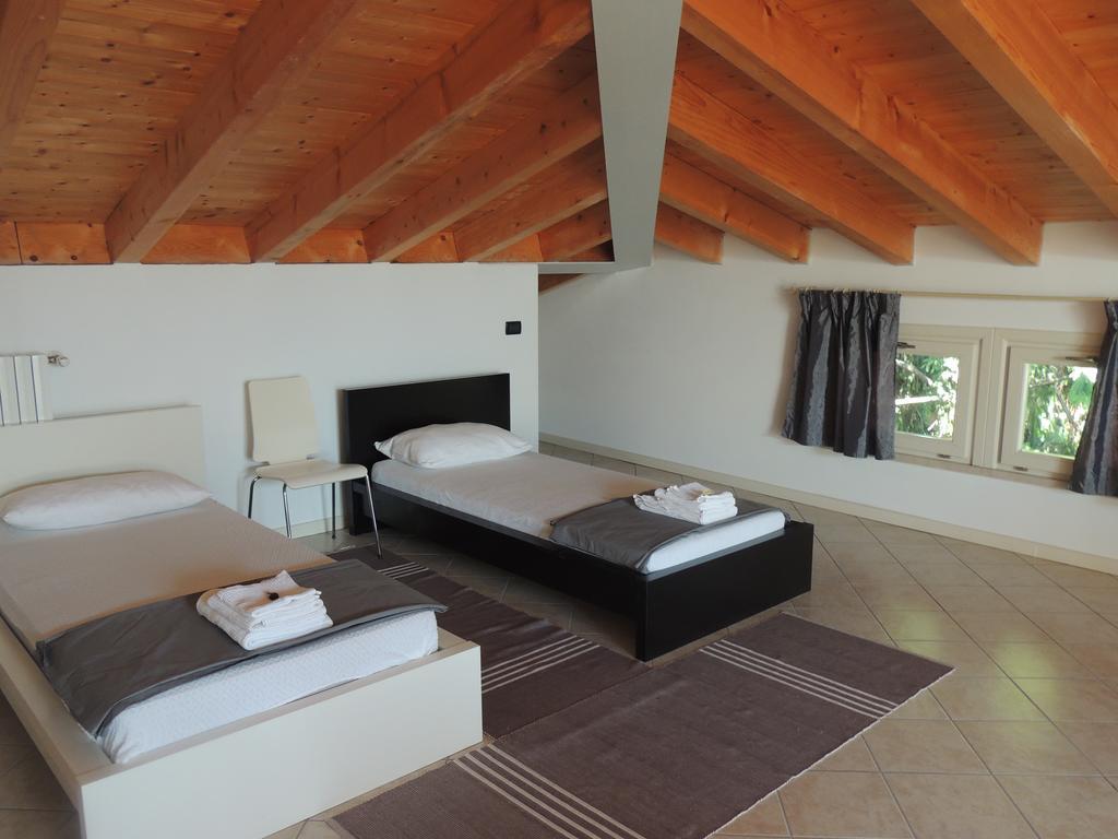 Villa Rosa Moniga del Garda Habitación foto