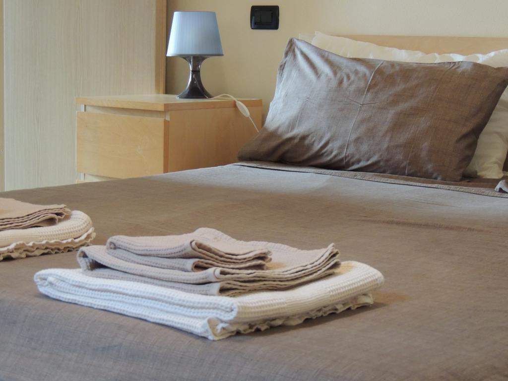Villa Rosa Moniga del Garda Habitación foto